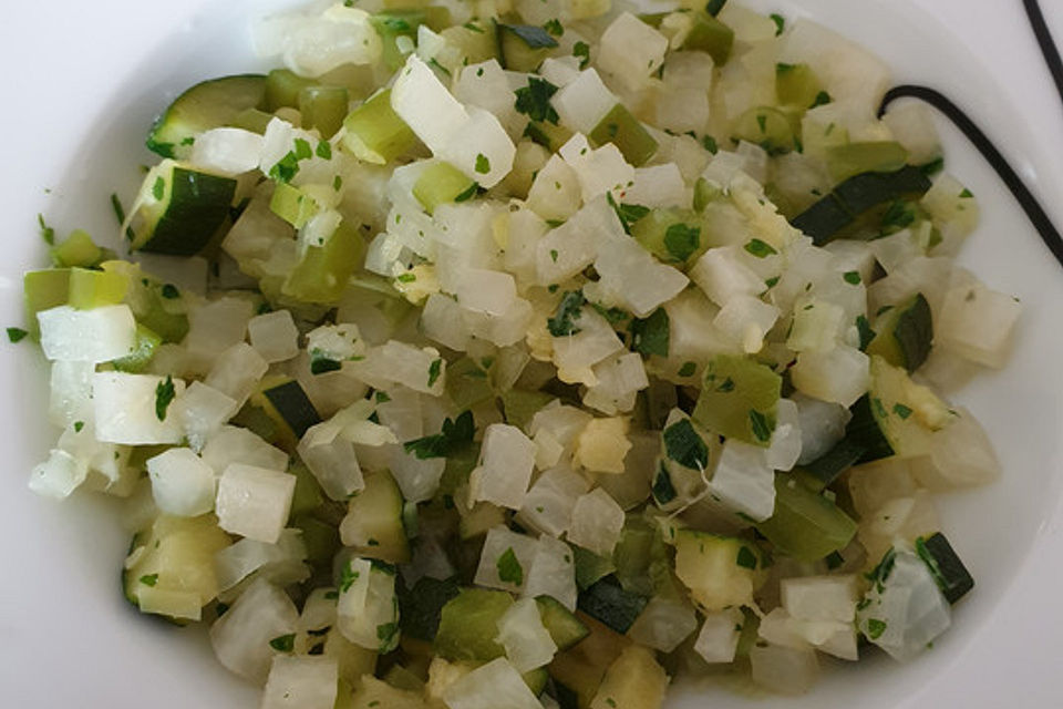 Kohlrabi-Rettich-Zucchini-Gemüse