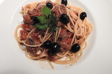 Angis Spaghetti mit Thunfisch und italienischer Tomatensauce