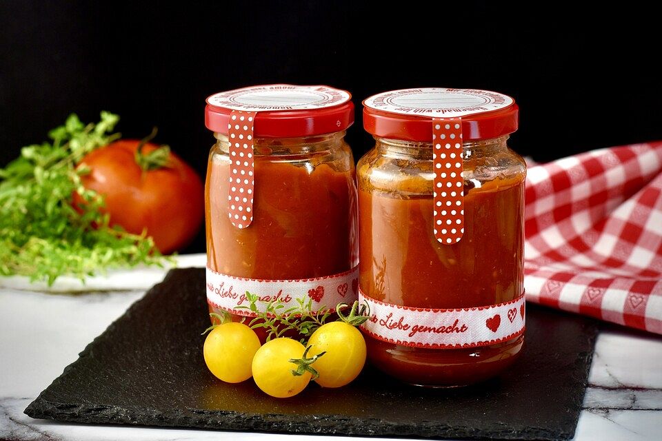 Tomatensoße aus frischen Tomaten einkochen Tomatensoße aus frischen Tomaten einkochen