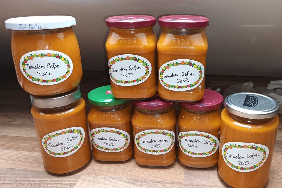 Tomatensoße aus frischen Tomaten einkochen Tomatensoße aus frischen Tomaten einkochen