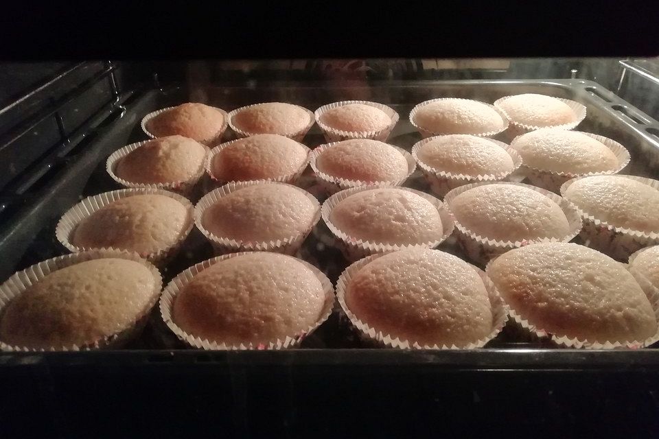 Veganer Becherkuchen oder Muffins