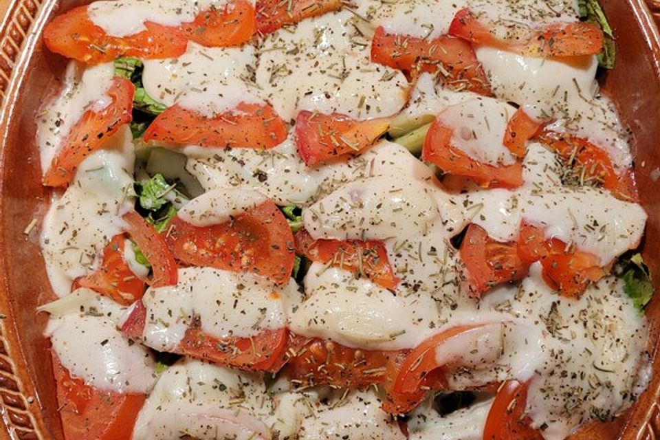 Pak Choi mit Tomaten und Mozzarella überbacken