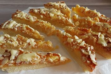Weiße-Schokoladen-Marzipan-Schnitten
