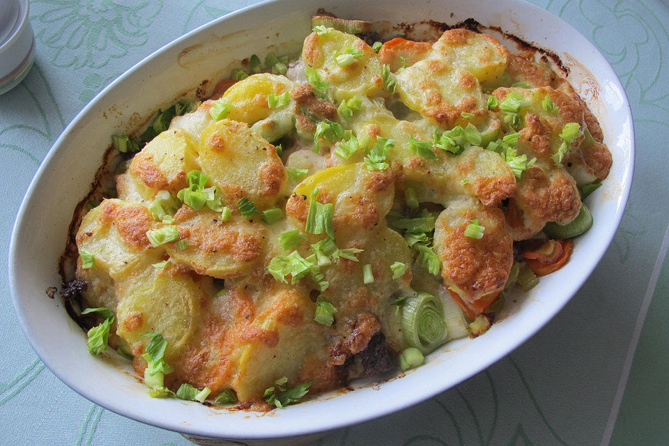 Kartoffelauflauf mit Hackfleisch und Gemüse