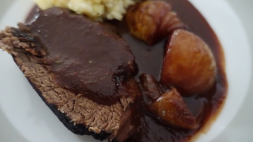 Geschmorte Rinderschulter Mit Schalottensauce 