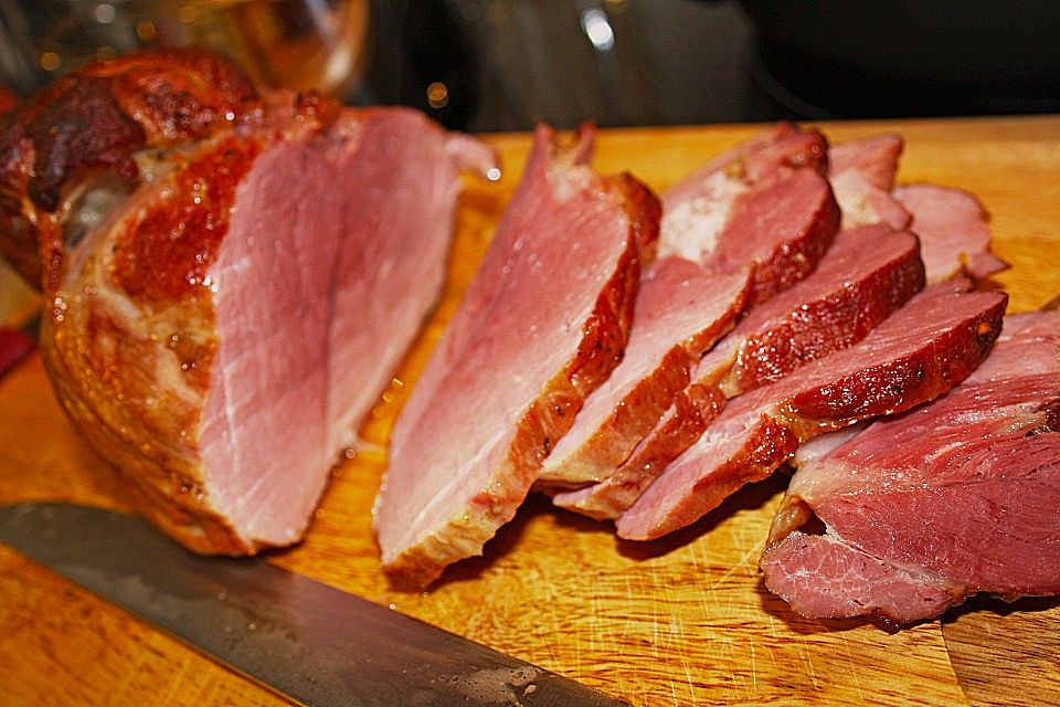 Pökelbraten mit Sauerkraut und Thüringer Klößen