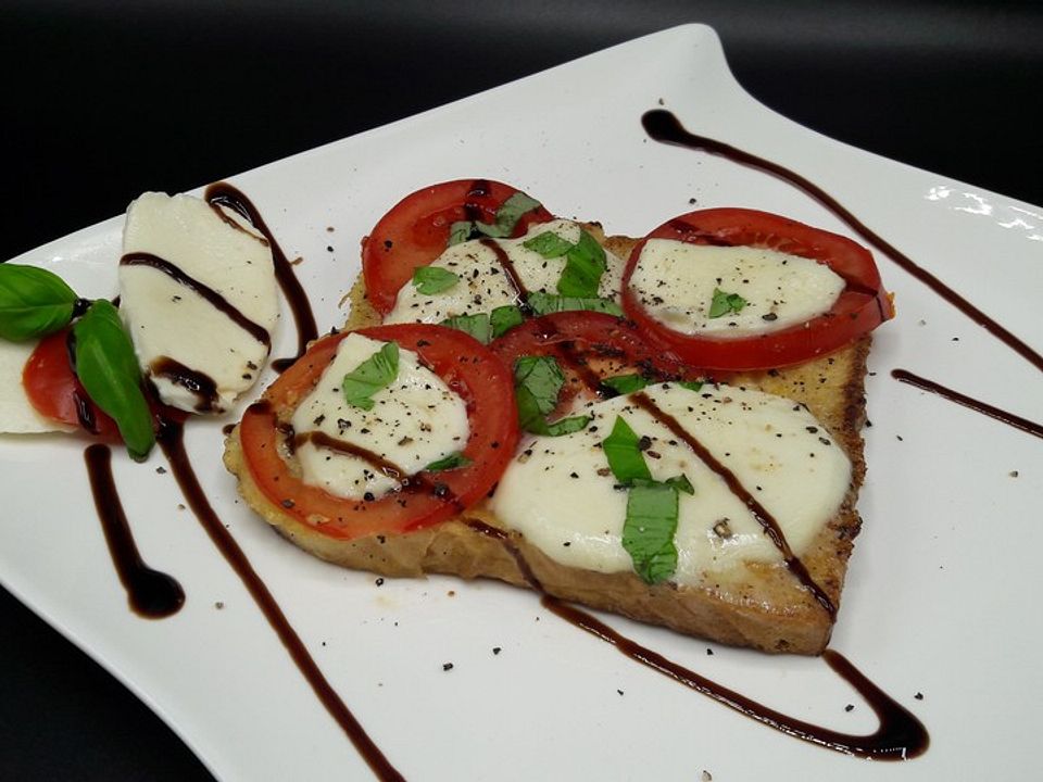 Tomaten-Mozzarella-Toast von Ronny508 | Chefkoch