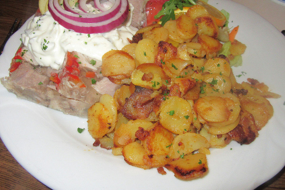 Holsteiner Sauerfleisch mit Remouladen-Dip