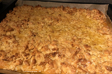 Veganer Butterkuchen mit Mandelkruste