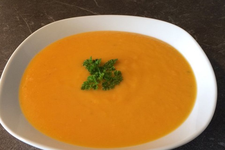 Kartoffel-Karotten-Ingwer-Suppe