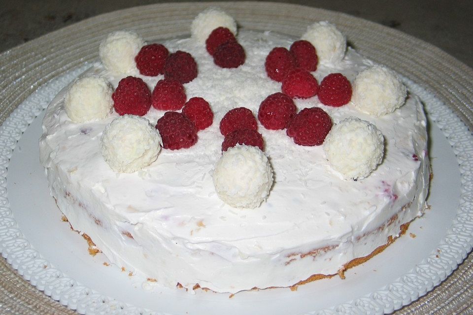 Himbeer-Raffaello-Torte