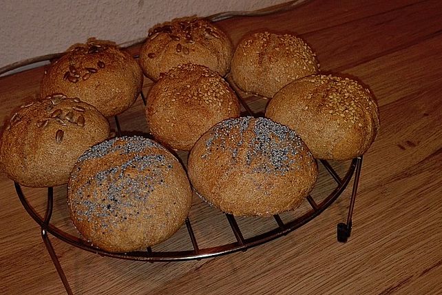 Hefe - Dinkel - Vollkornbrötchen von Dragonfly-Lady| Chefkoch