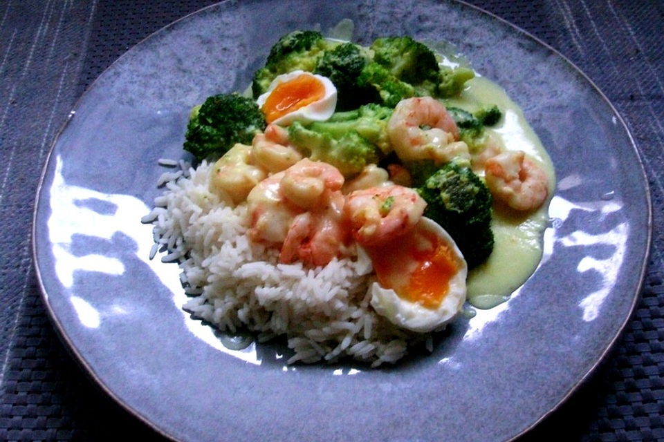 Eier-Brokkoli-Ragout mit Shrimps