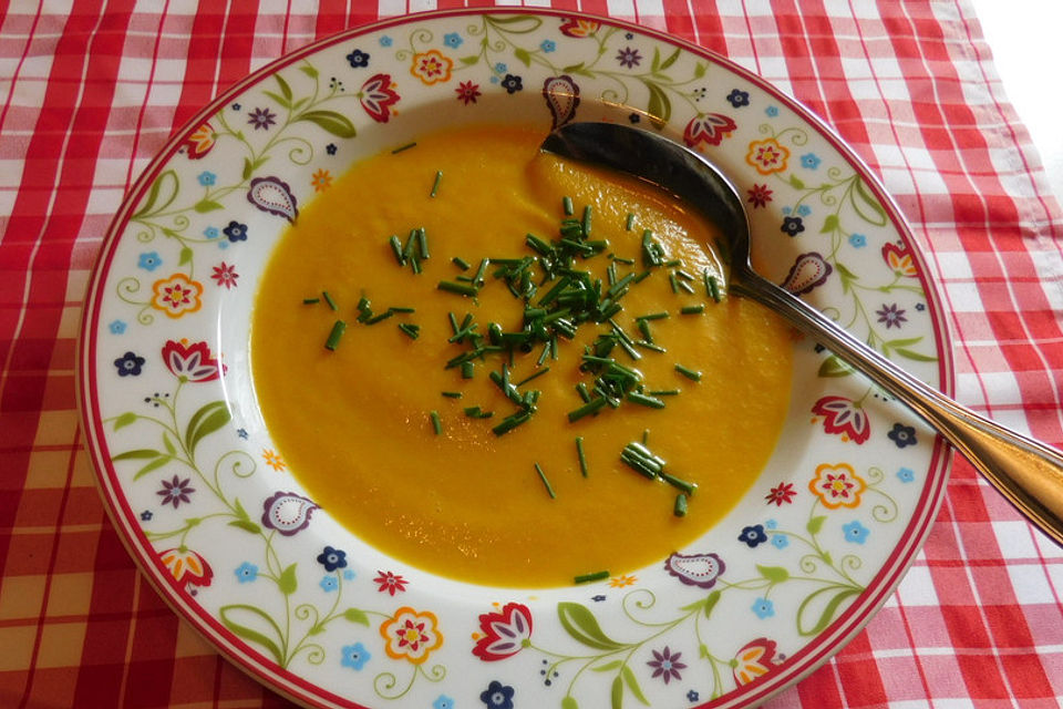 Sahnige Möhrensuppe