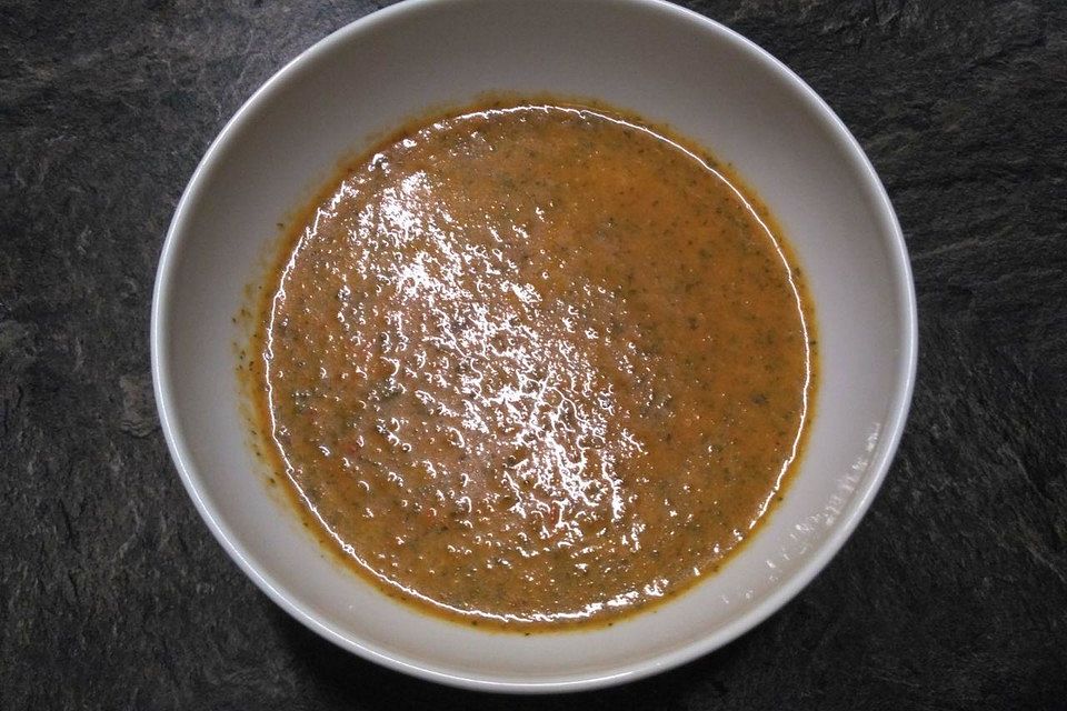 Pikante Gemüse-Kokos-Suppe