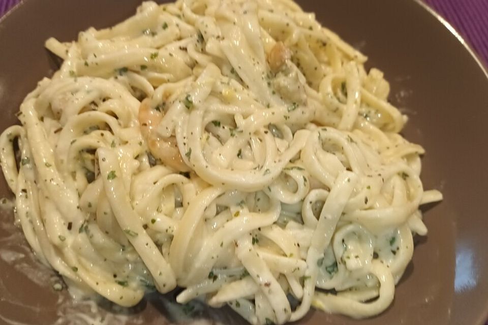 Spaghetti mit Lachs-Garnelen-Sahne-Sauce