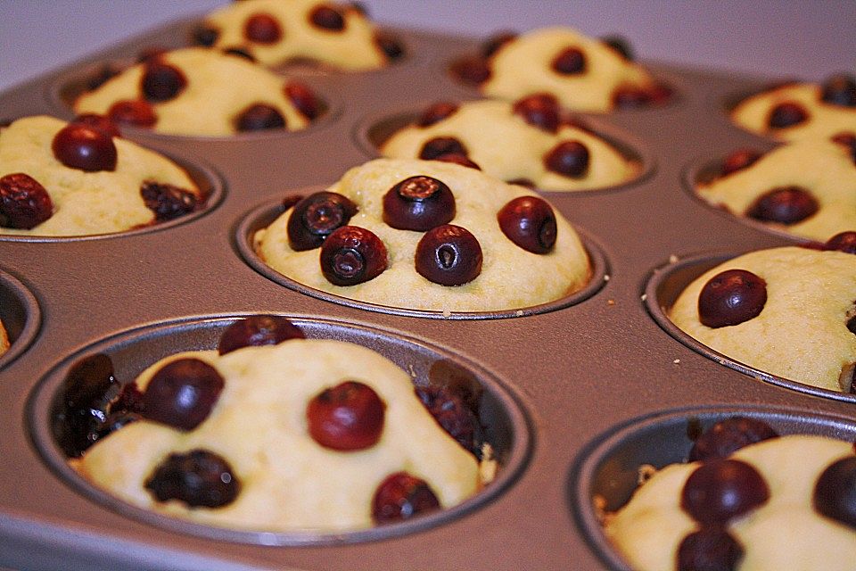 Eierlikörmuffins mit Heidelbeeren