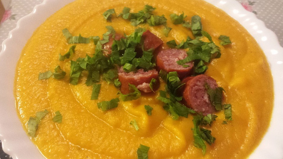 Deftige Kürbissuppe mit Mettenden von dens1ness Deftige Kürbissuppe mit Mettenden von dens1ness