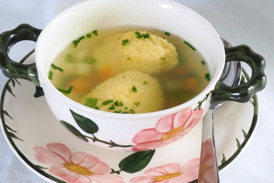 Muttis Grießklößchensuppe