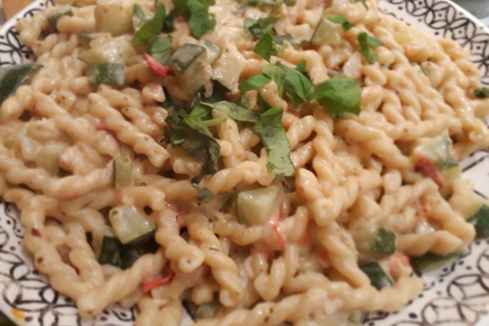 One Pot Pasta mit Zucchini, Tomaten und Parmesan