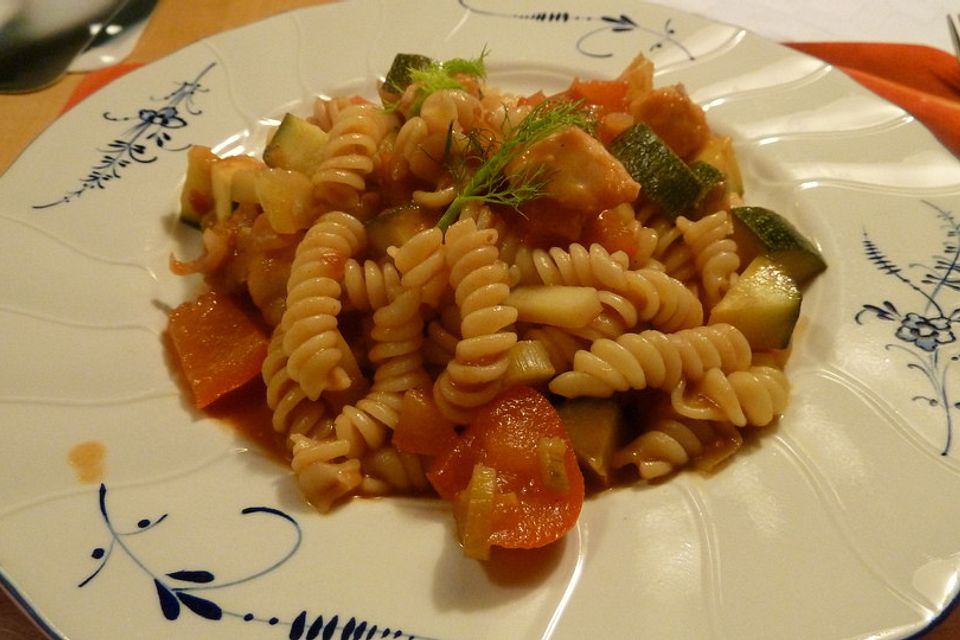 One Pot Pasta mit Zucchini, Tomaten und Parmesan