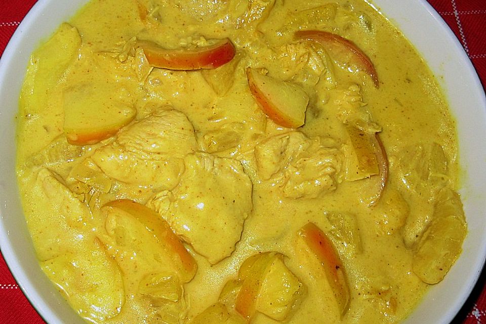 Fruchtiges Curryhuhn mit Mandelreis