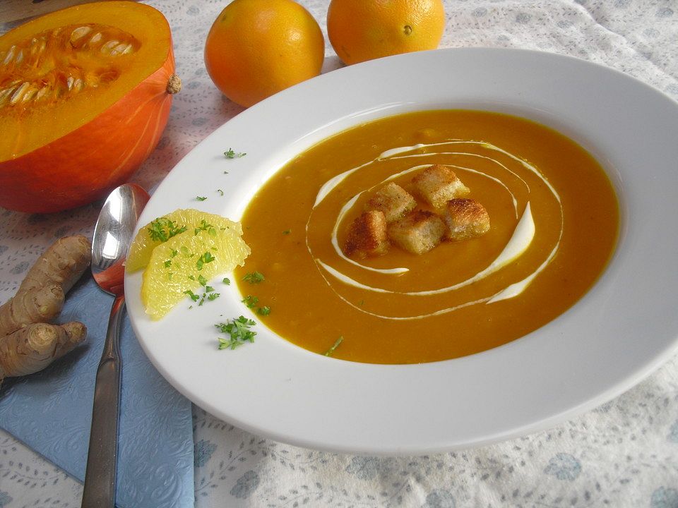 Kürbis-Orangen-Suppe mit Zimt-Croûtons von huhucla| Chefkoch