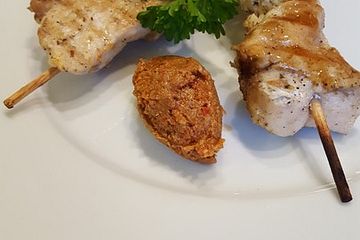 Hähnchenspieße mit Paprika-Walnuss-Sauce vom Kugelgrill