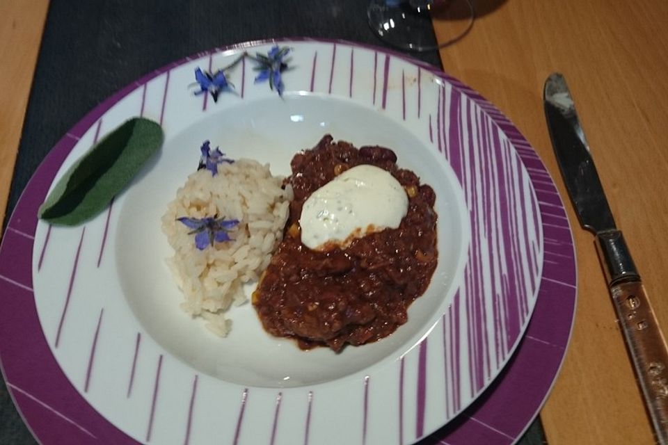 Chili con Carne mit zweierlei Fleisch und Schokolade