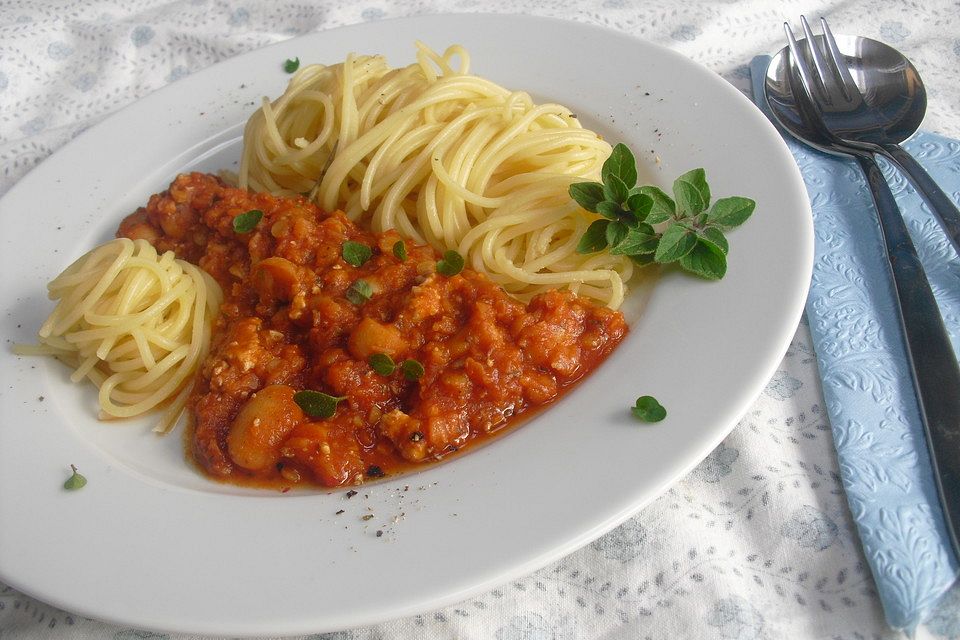 Bolognese mit Tofu, weißen Riesenbohnen und roten Linsen