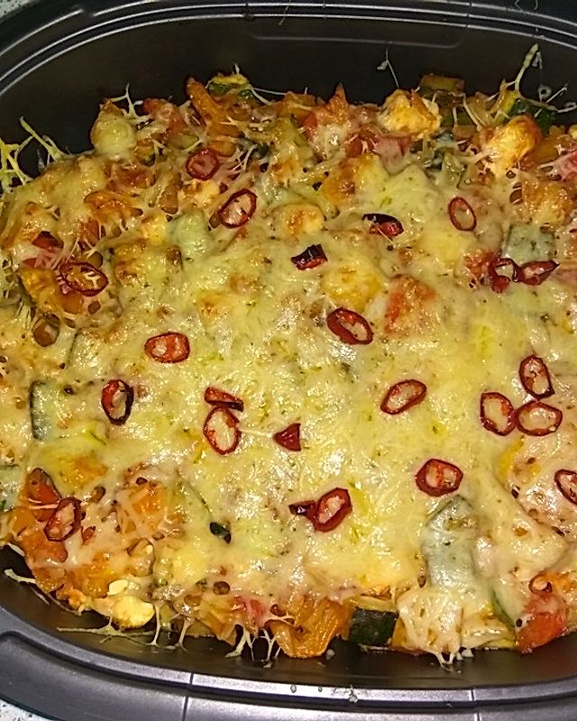 Kritharaki-Auflauf mit Zucchini, Paprika und Feta