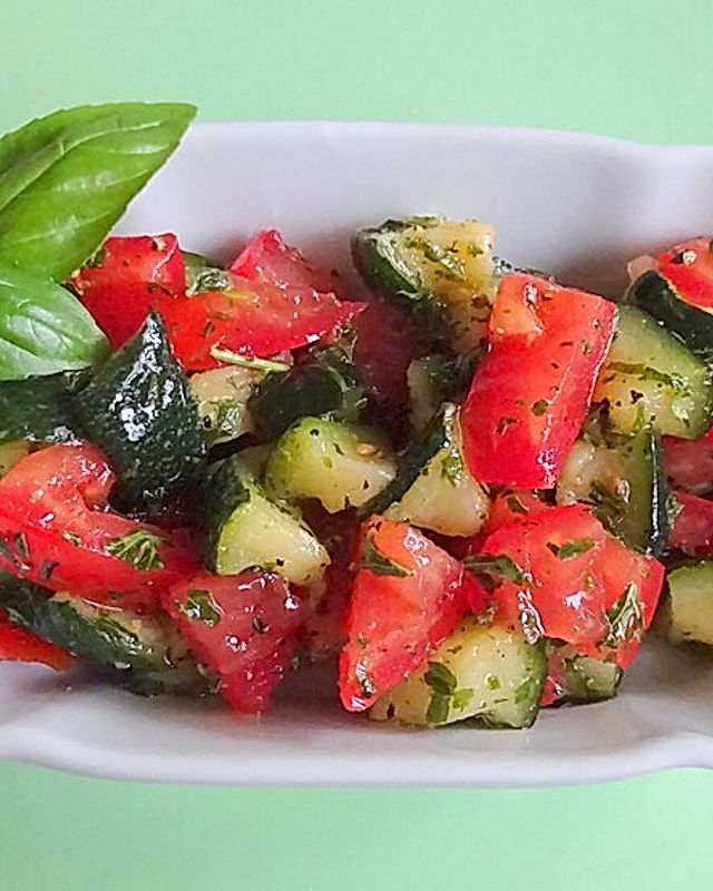 Zucchini-Tomaten-Salat