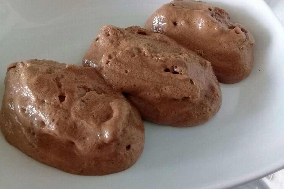 Mousse au Chocolat mit Kichererbsenwasser