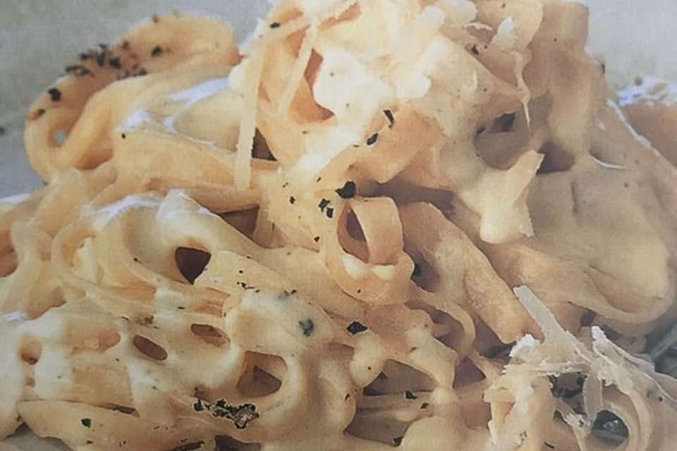 Fettuccine mit Parmesansauce