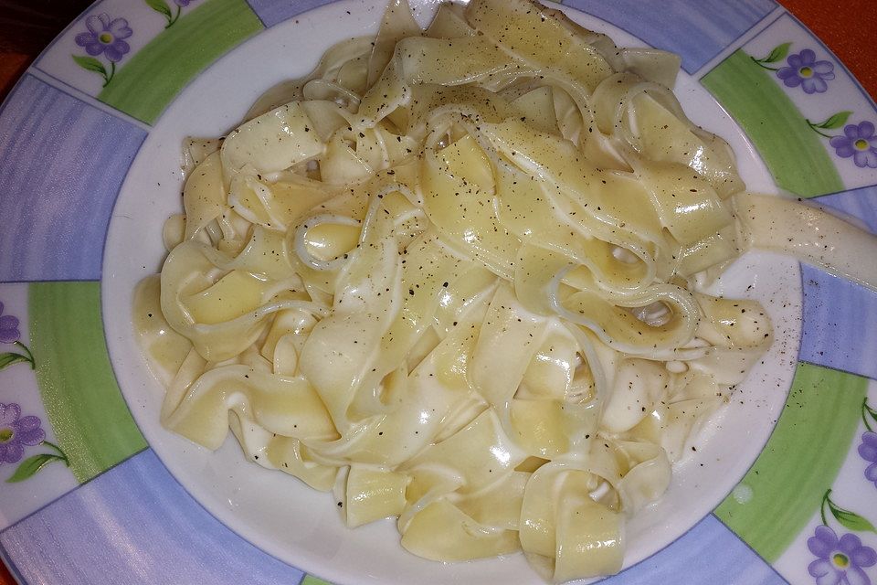 Fettuccine mit Parmesansauce