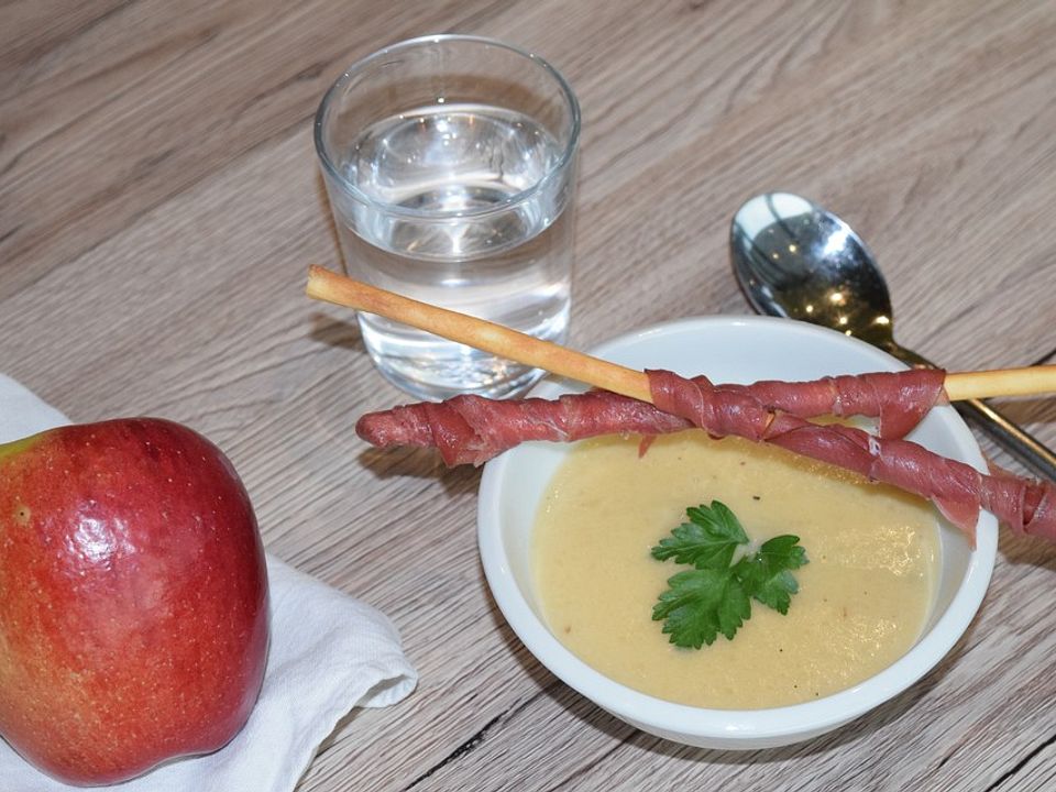 Apfel-Ingwer-Suppe mit geräucherter Entenbrust von fine| Chefkoch