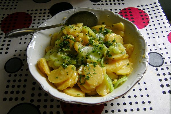 Mein schwäbischer Kartoffelsalat mit Salatgurke von Anaid55 | Chefkoch