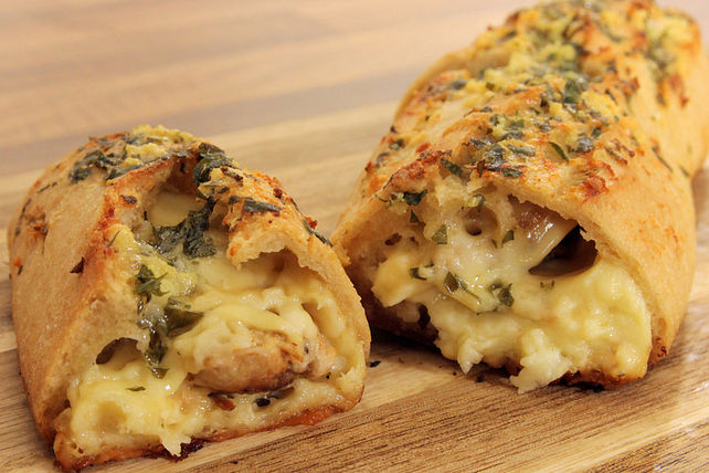 Knoblauchbaguette mit Hähnchen und Käse von MealClub| Chefkoch