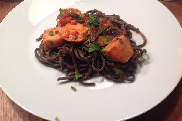 Spaghetti mit Tomaten-Tintenfisch-Sauce von JLoo | Chefkoch