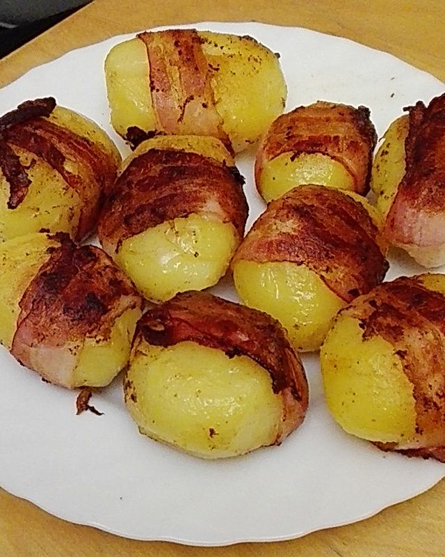 Speck-Kartoffeln mit Kräuterdip