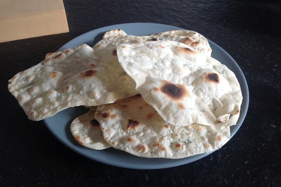 Dünnes Fladenbrot mit Thymian