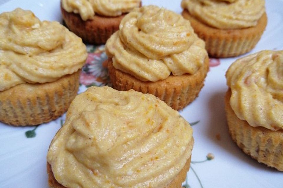 Peanut-Cupcakes mit Pumpkin-Frosting