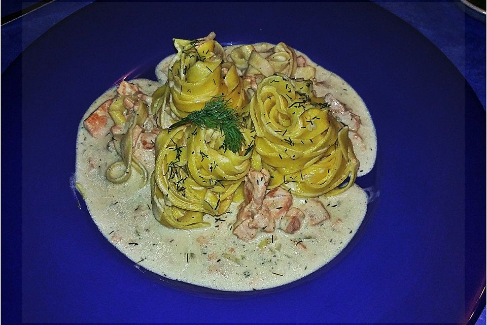 Tagliatelle mit Räucherlachs