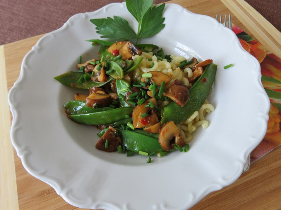 Lo Mein mit Pilzen und Zuckerschoten von energybird| Chefkoch