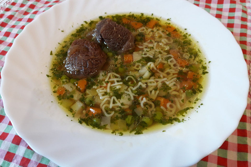 Hochzeitssuppe mit Rindfleisch