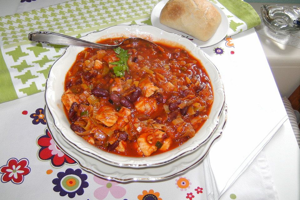 Hähnchenbrust mit Lauch und Kidneybohnen im Tomatensud