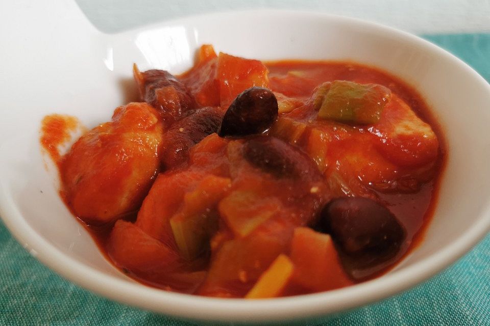 Hähnchenbrust mit Lauch und Kidneybohnen im Tomatensud