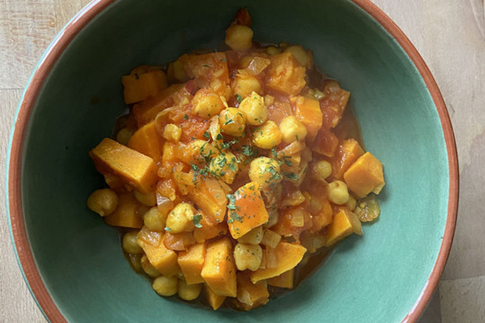 Veganes Curry mit Süßkartoffeln und Kichererbsen