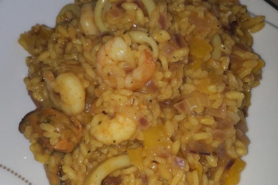 Paella mit Meeresfrüchten