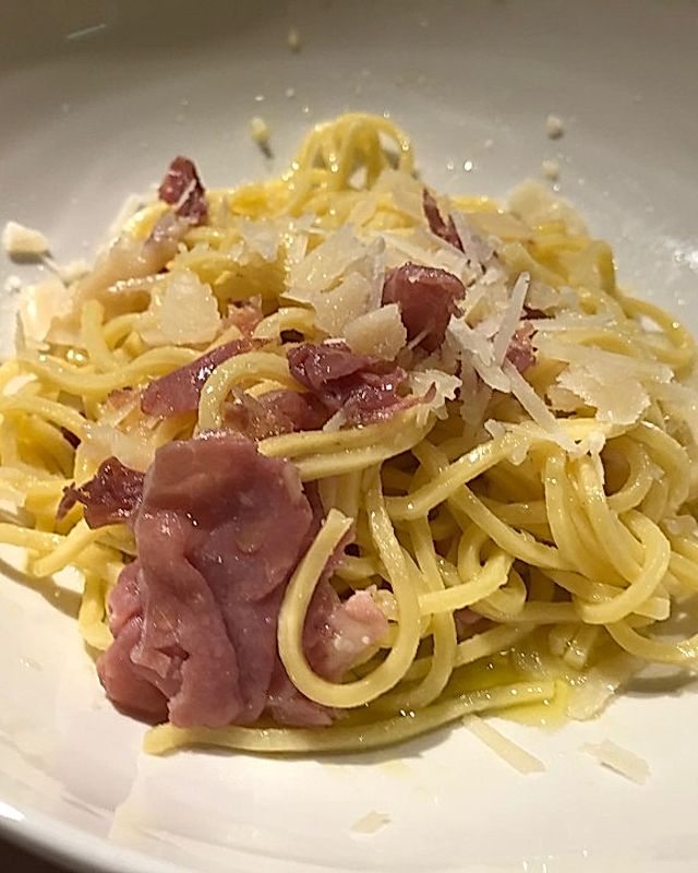Pasta con Parma e Parmigiano